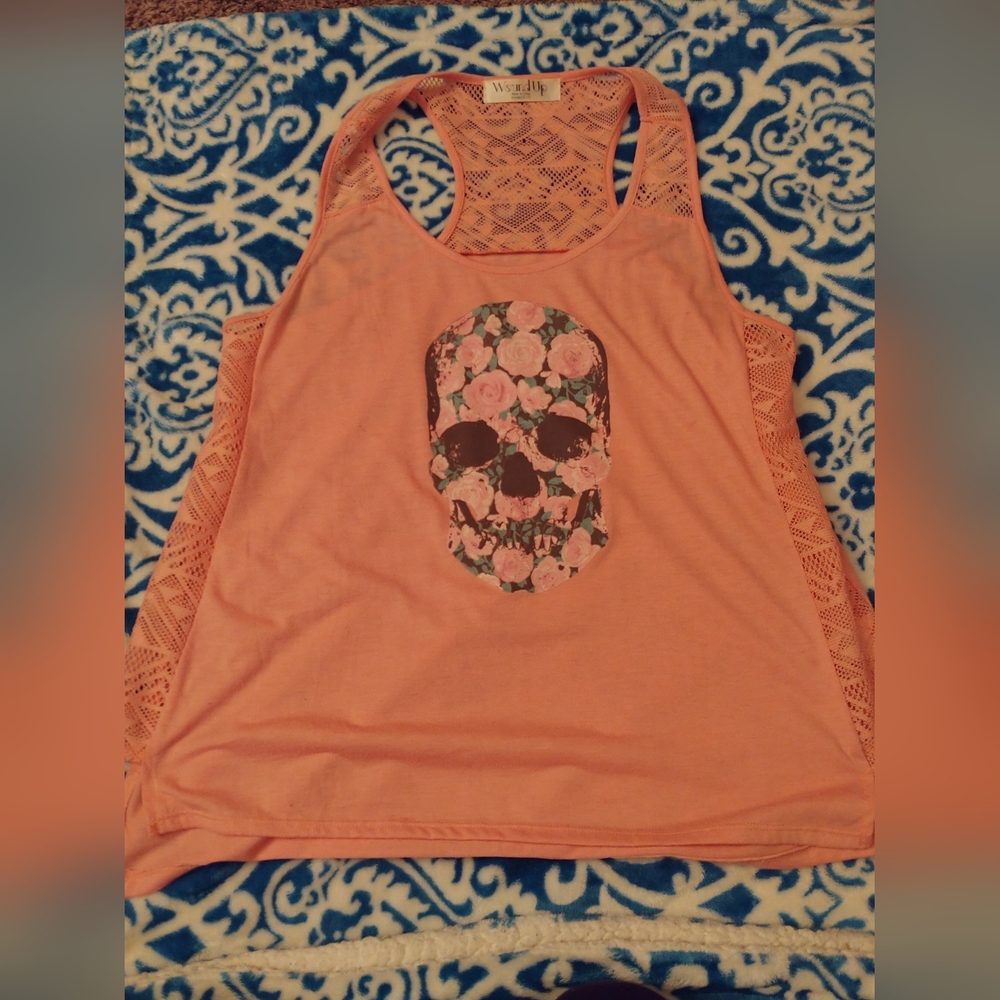 Wound Up Skull and Flowers Tank Top. Size XL 15-17. Multi colored.